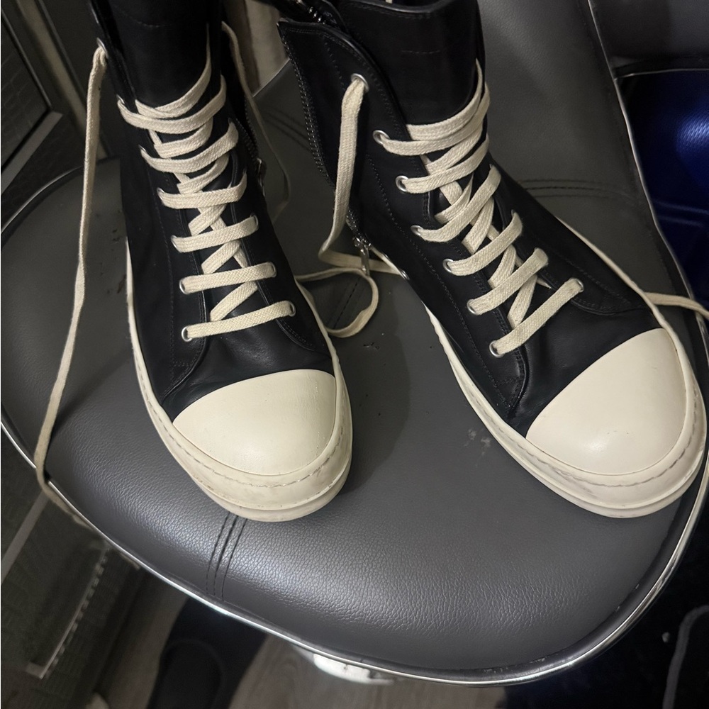 Rick OWen Sze 42 - Men worn.